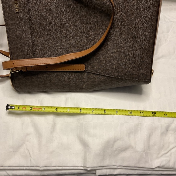 NEW Michael Kors Voyager Tote In Brown & Acorn - Picture 5 of 10